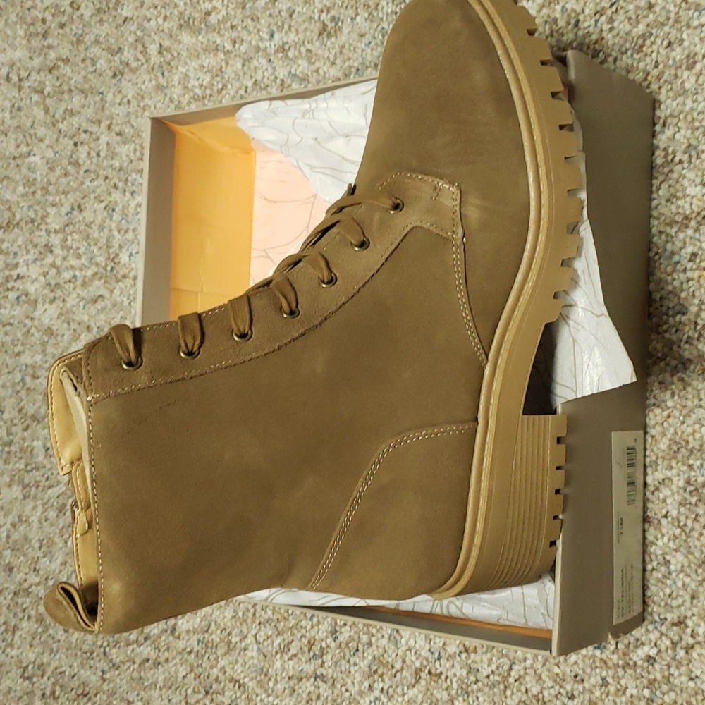 Hot combat like boots for the season size 12